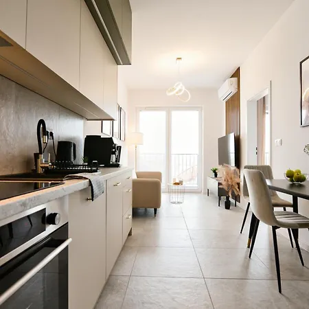 Sunset 79 By Housine Apartment Zator