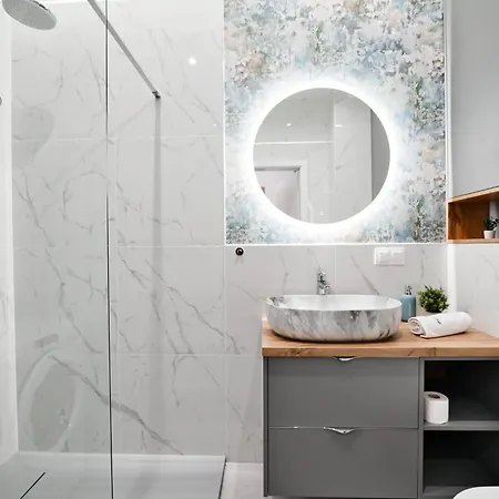 Sunset 79 By Housine * Zator